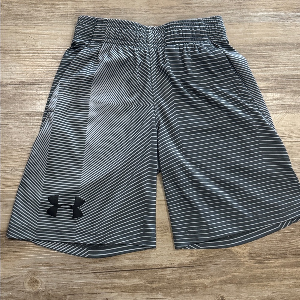 BOGO! Boys Under Armour athletic wear outfit - Picture 6 of 8